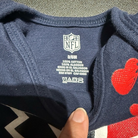 Infant Texans Bodysuit with Red Accents - Picture 3 of 4